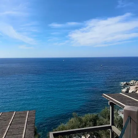 Belocations - And On The Rocks Torre delle Stelle