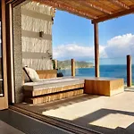 Vila Belocations - And On The Rocks