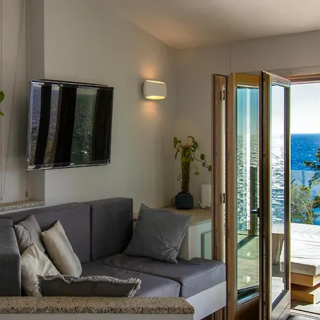 Belocations - And On The Rocks Villa *