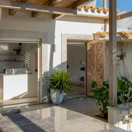 Villa Belocations - And On The Rocks *