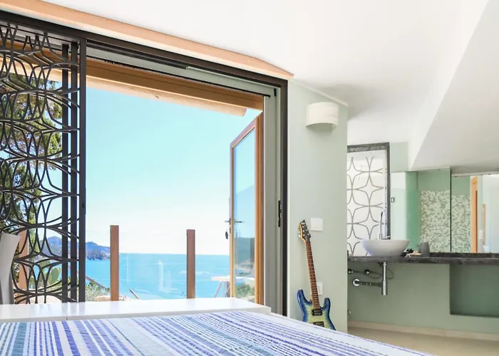 Belocations - And On The Rocks Villa *