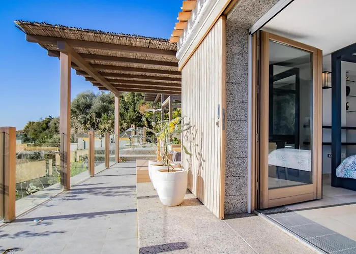 Villa Belocations - And On The Rocks